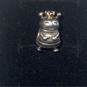 Pandora queen bee charm